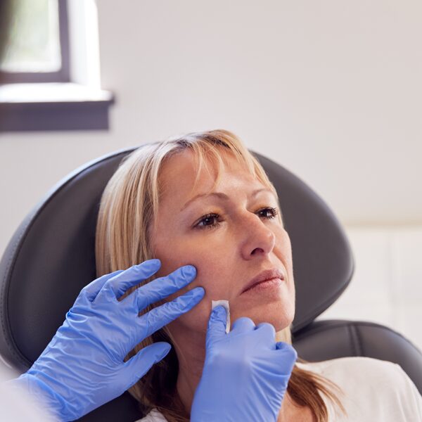 Nucleofill Treatments at Iniya Clinic Client receiving a Nucleofill treatment at Iniya Clinic, focusing on skin rejuvenation and cellular regeneration.